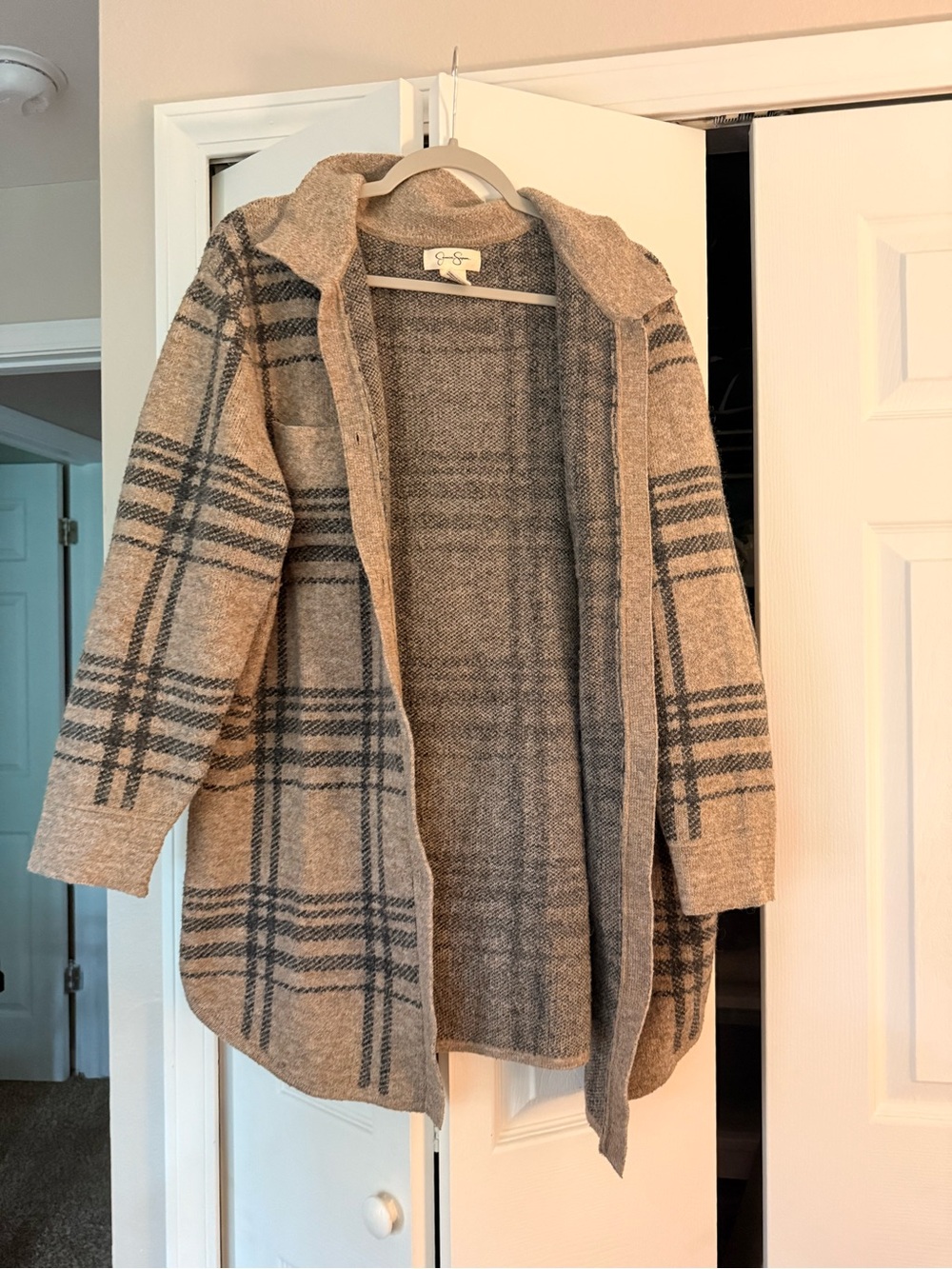 Jessica Simpson Beige and Gray Plaid Open-Front Cardigan